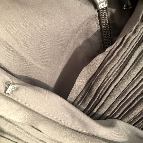 Banana Republic Spaghetti Pleated Cross V Neck Flare Summer Sleeveless Dress 2P - Picture 7 of 8